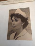 VERPLEEGSTER, Ophalen of Verzenden, Sterren en Beroemdheden