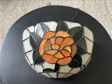 Tiffany wandlamp oranje bloem beschikbaar voor biedingen