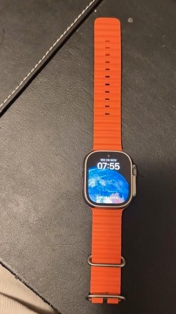 apple watch ultra ( 1e generatie), zilver met oranje band, Sieraden, Tassen en Uiterlijk, Smartwatches, Zo goed als nieuw, iOS