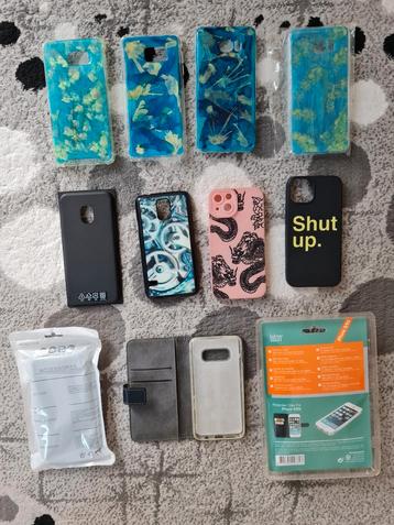 Verschillende mobiele hoesjes  beschikbaar voor biedingen