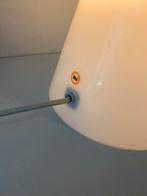 Ilu glazen teepee cone tafellamp , jaren 80, Post Modern, Gebruikt, Ophalen of Verzenden, Minder dan 50 cm