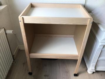Ikea…handige “hobby gereedschap kar” met zwenk meubel wielen beschikbaar voor biedingen