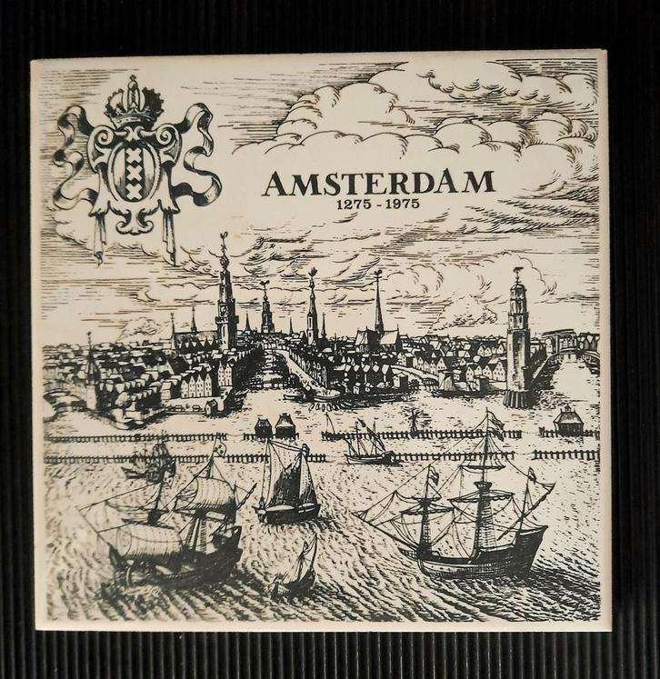 Originele nieuwe Mosa tegel Amsterdam 700 jaar (1275-1975), Antiek en Kunst, Curiosa en Brocante, Ophalen of Verzenden