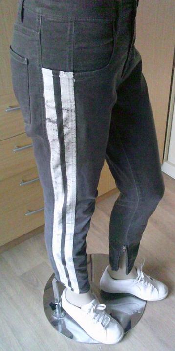 CLOSED grijze broek met 2 witte zijstrepen 28 beschikbaar voor biedingen
