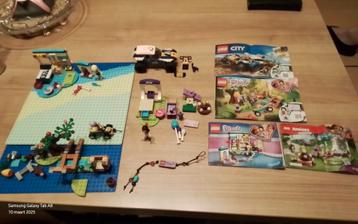 Junior lego FRIENDS/CITY auto ,2 grondplaten  beschikbaar voor biedingen