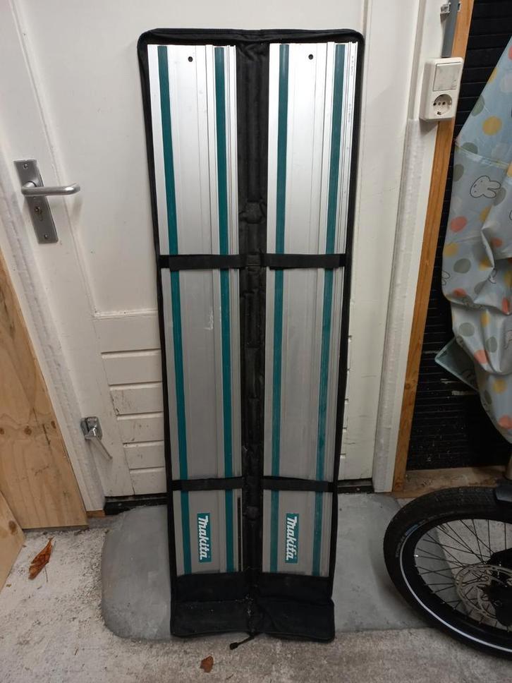 Makita geleiders voor invalzaag, Doe-het-zelf en Verbouw, Gereedschap | Zaagmachines, Gebruikt, Invalzaag, 1200 watt of meer, 30 tot 70 mm