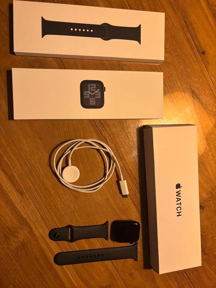 Apple- watch SE (GPS) 2024., Sieraden, Tassen en Uiterlijk, Smartwatches, Zo goed als nieuw, iOS, Zwart, GPS, Ophalen of Verzenden