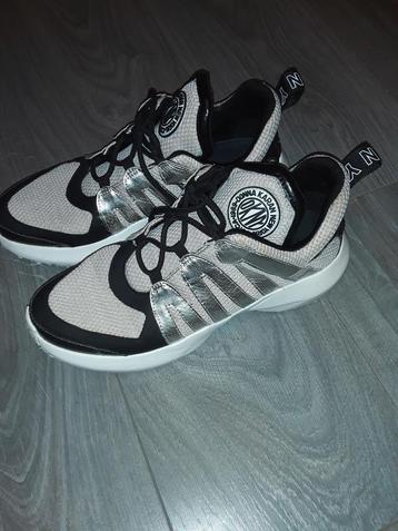 Dkny dames sneaker mt.40 beschikbaar voor biedingen