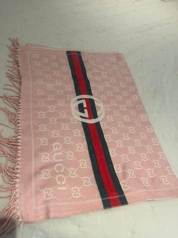 Leuke sjaal roze goud gucci look a like beschikbaar voor biedingen