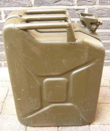 KL leger jerrycan 20L in goede staat beschikbaar voor biedingen