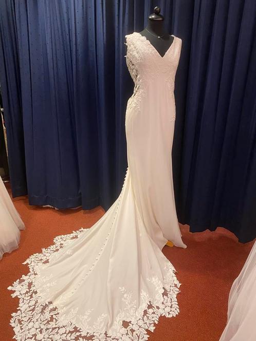 Strakke sexy jurk Open gewerkte zijkanten Direct beschikbaar, Kleding | Dames, Trouwkleding en Trouwaccessoires, Nieuw, Trouwjurk