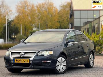 Volkswagen Passat 2.0 FSI Comfortline | Navigatie | Bluethoo beschikbaar voor biedingen