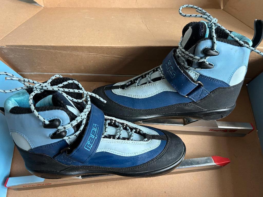 Raps Voltage V4 Women comfortabele halfhoge softboot., Sport en Fitness, Schaatsen, Ophalen of Verzenden, Zo goed als nieuw, Raps