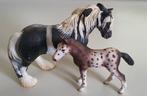 Twee Schleich paardjes – Tinker merrie + Knabstrupper veulen, Ophalen of Verzenden, Gebruikt, Paard, Beeldje of Figuurtje