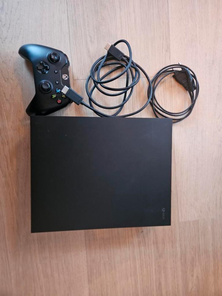 Xbox One X - Inclusief Controller en Kabels, Spelcomputers en Games, Spelcomputers | Xbox One, 500 GB, Met 1 controller, Ophalen of Verzenden