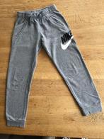 Nike joggingbroek maat 128-137, Broek, Jongen of Meisje, Ophalen of Verzenden, Zo goed als nieuw