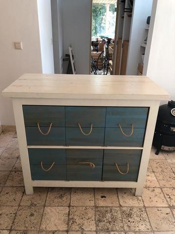 Houten commode / stoere ladenkast beschikbaar voor biedingen