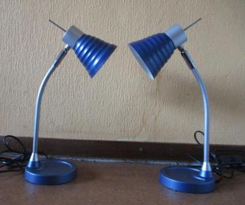  2 mooie blauwe bureau/nachtkastje lampjes 