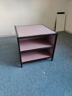 Simpel metalen kastje met 2 planken, Huis en Inrichting, Kasten | Boekenkasten, Ophalen, Met plank(en), Minder dan 50 cm, Gebruikt