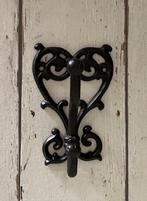 Vintage Franse gietijzeren hartvormige dubbele kapstokhaak