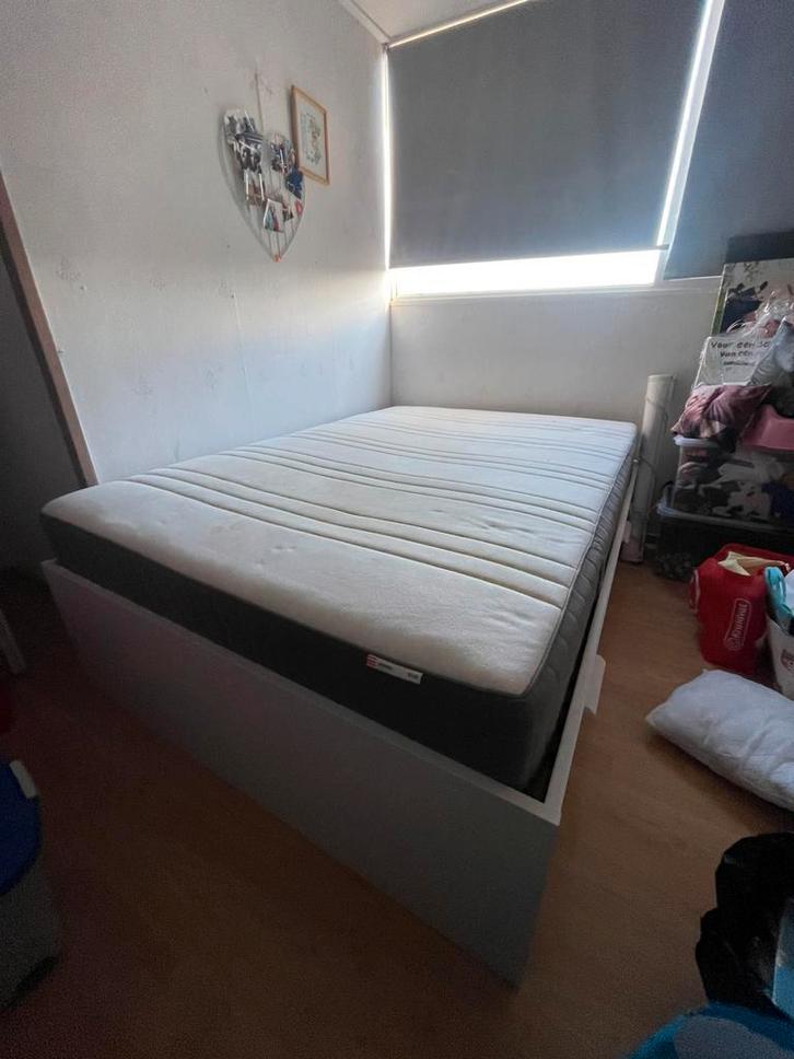 Ikea bed 140x200, Huis en Inrichting, Slaapkamer | Bedden, Zo goed als nieuw, Tweepersoons, 140 cm, Hout, Wit, Ophalen of Verzenden