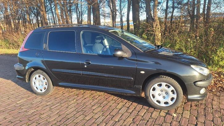 Peugeot 206 1.4 SW XS 2005 Zwart nieuwe APK!, Auto's, Peugeot, Particulier, Benzine, C, Stationwagon, Handgeschakeld, Origineel Nederlands