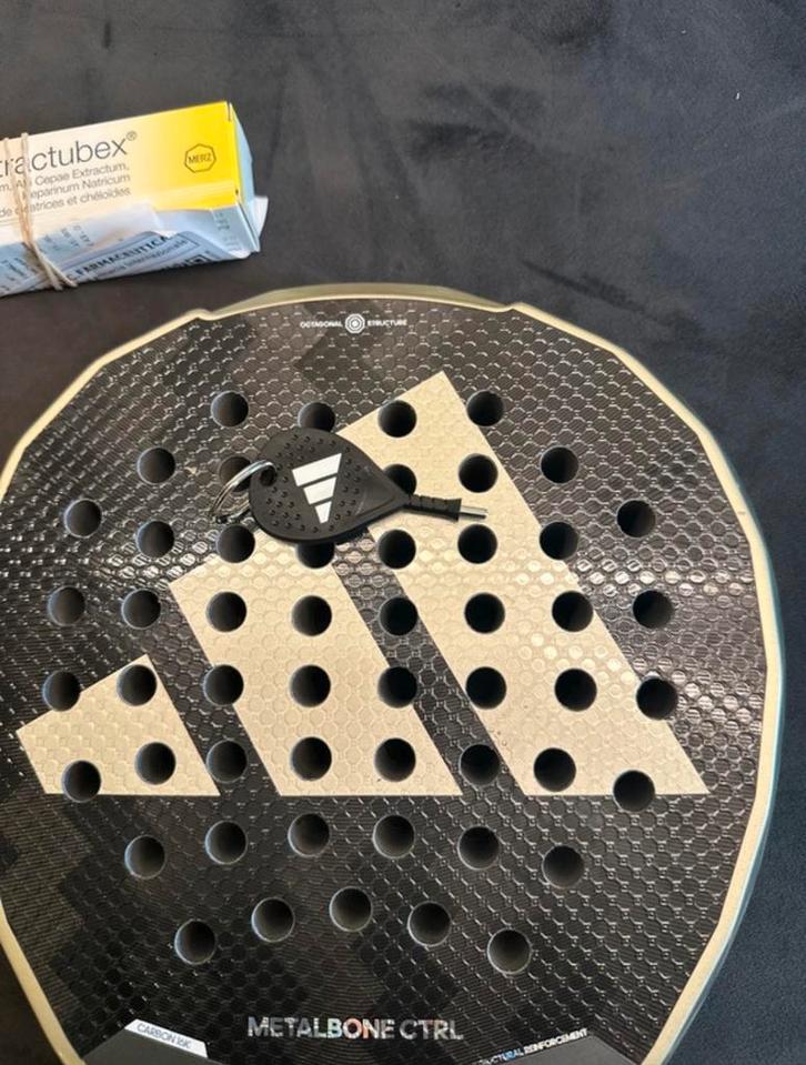 Adidas Metalbone CTRL 2025 Padel Racket, Sport en Fitness, Squash, Zo goed als nieuw, Racket, Ophalen of Verzenden