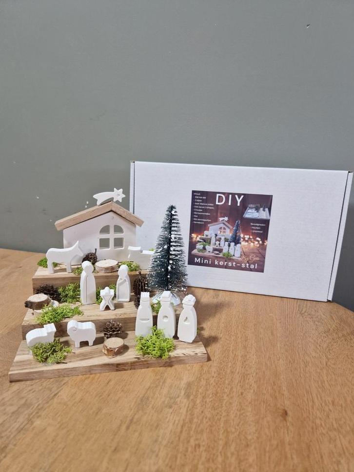 DIY Mini Kerststal - Knutsel je eigen kerstverhaal!, Antiek en Kunst, Antiek | Religie, Ophalen of Verzenden