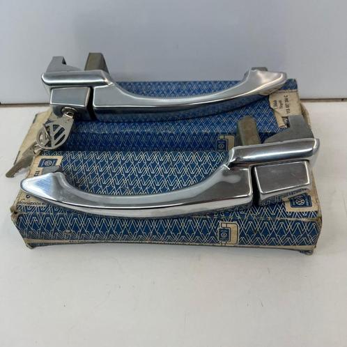 VW NOS Deurgreepset Kever 1960 - 1965 113837205D 113837206C, Auto diversen, Auto-accessoires, Zo goed als nieuw, Ophalen of Verzenden