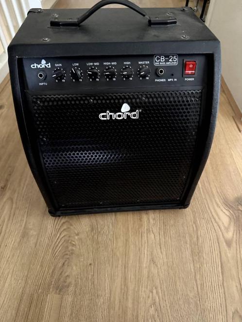 Chord CB25 bass combo versterker, Muziek en Instrumenten, Versterkers | Bas en Gitaar, Gebruikt, Basgitaar, Minder dan 50 watt