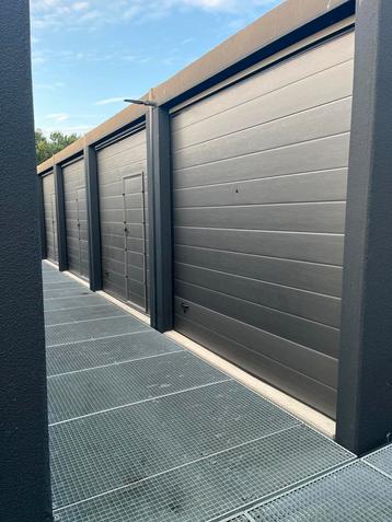 Te koop hoek garagebox Alphen aan den Rijn beschikbaar voor biedingen