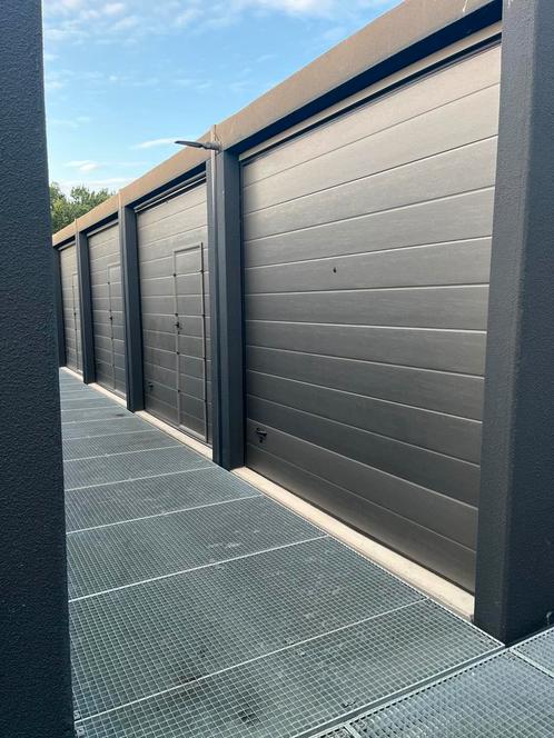 Te koop hoek garagebox Alphen aan den Rijn, Auto diversen, Autostallingen en Garages