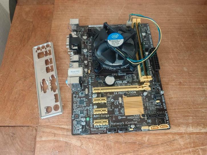 Asus H81M-Plus moederbord met i7 4770 en 8GB Ram, Computers en Software, Moederborden, Zo goed als nieuw, Intel, DDR3, Ophalen of Verzenden