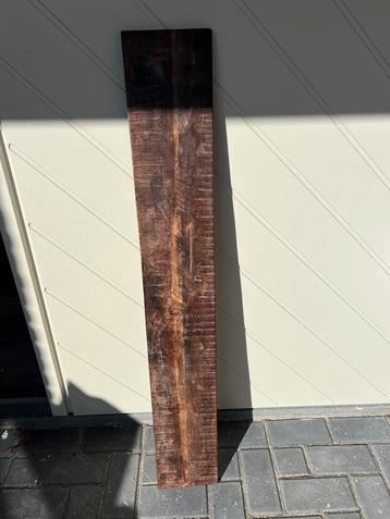 Donker houten wandplanken