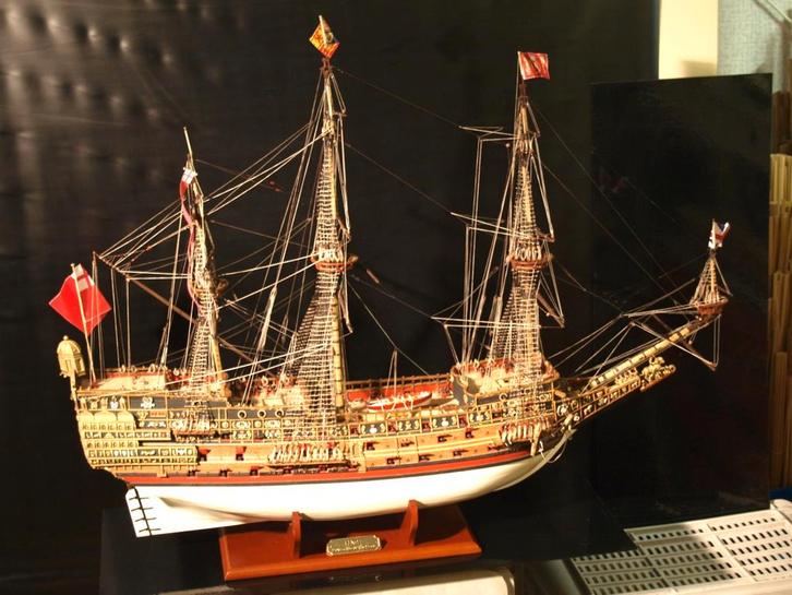 17e eeuws Engels linieschip model, Hobby en Vrije tijd, Modelbouw | Boten en Schepen, Ophalen