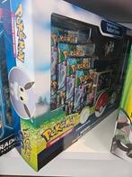 9x Pokemon GO Radiant Eevee premium collection, Hobby en Vrije tijd, Verzamelkaartspellen | Pokémon, Ophalen of Verzenden, Nieuw