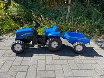 New Holland Traptrekker met Aanhanger beschikbaar voor biedingen