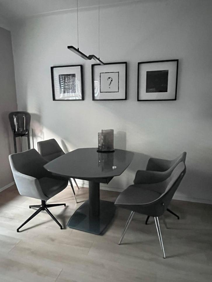 MOET WEG Eethoek • eettafel + 4 stoelen  • pareltje, Huis en Inrichting, Complete eetkamers, Zo goed als nieuw, 4 tot 6 stoelen