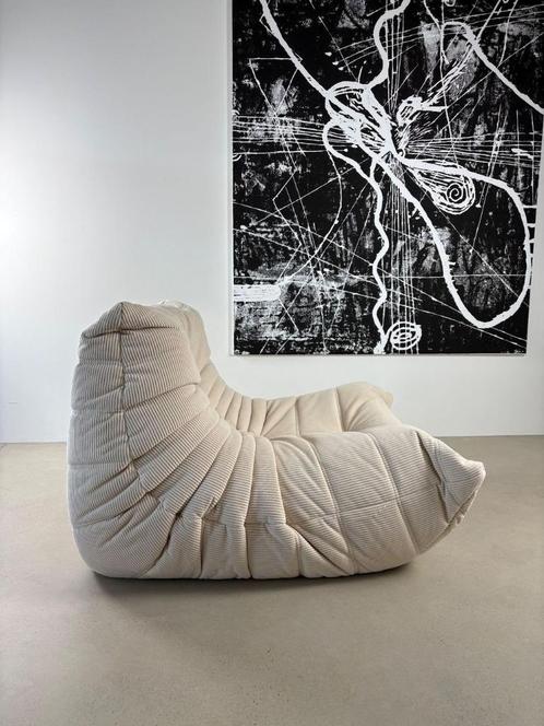 Lounge fauteuil in iconische Togo-stijl + ottoman, Huis en Inrichting, Fauteuils, Nieuw, Overige materialen, 75 tot 100 cm, 75 tot 100 cm
