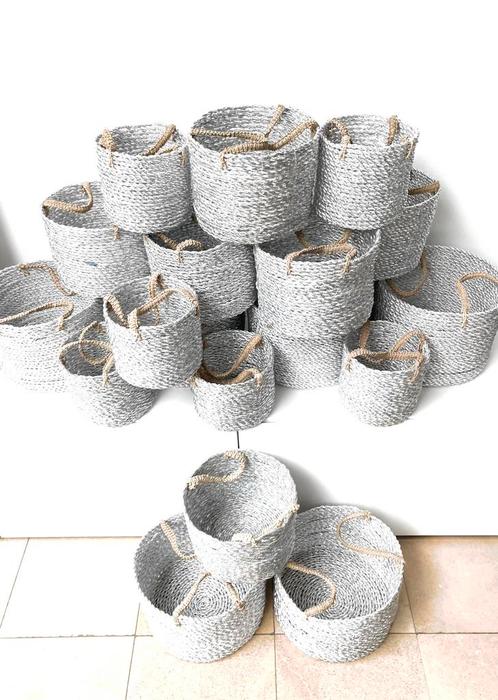 6 sets van 3 gevlochten mandjes zilver, Huis en Inrichting, Woonaccessoires | Schalen en Manden, Nieuw, Mand, Rond, Overige materialen