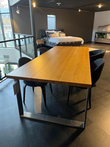Hulsta Now - Eetkamertafel 17 beschikbaar voor biedingen