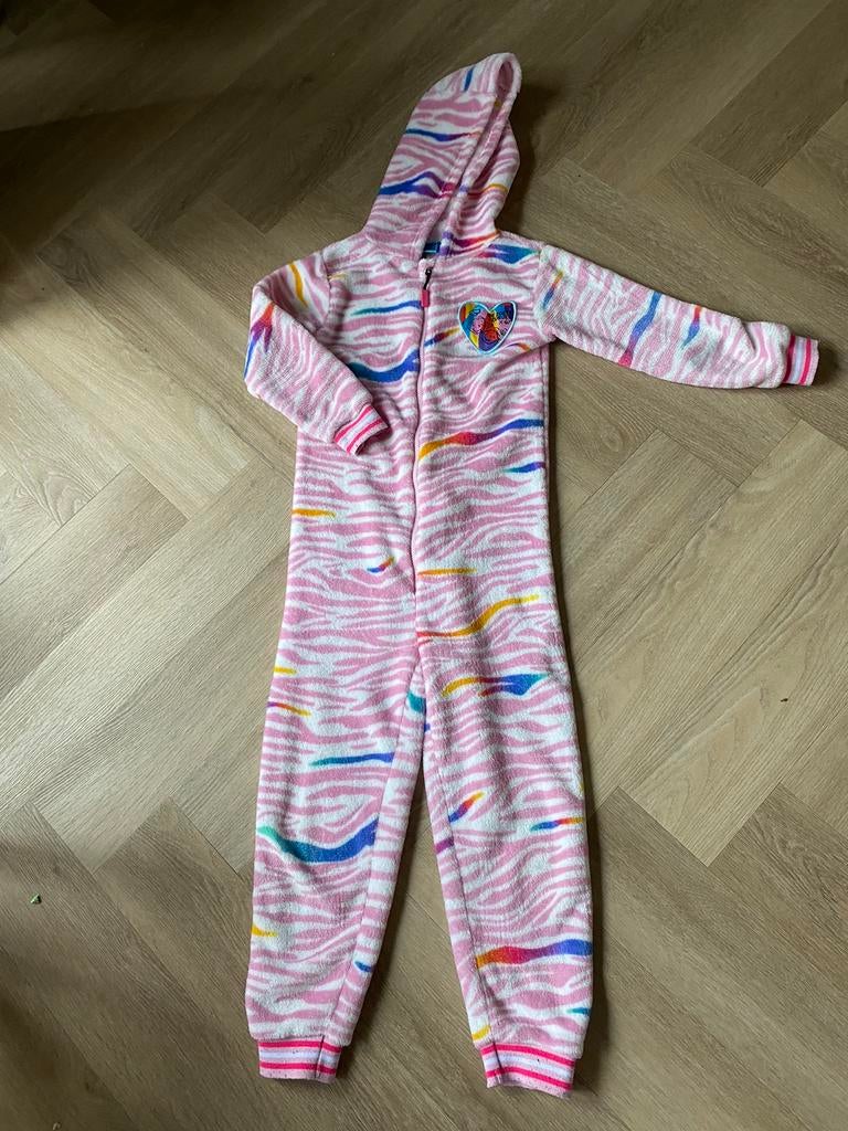 De Zoete Zusjes onesie 110 / 116, Kinderen en Baby's, Ophalen of Verzenden, Zo goed als nieuw, Meisje, Nacht- of Onderkleding