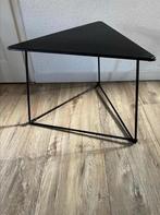 Vintage design driehoekige bijzettafel "Oti”, Minder dan 55 cm, Metaal of Aluminium, Zo goed als nieuw, Ophalen