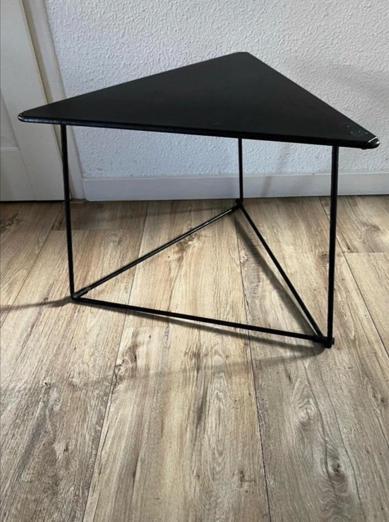 Vintage design driehoekige bijzettafel "Oti”, Huis en Inrichting, Tafels | Bijzettafels, Zo goed als nieuw, 45 tot 60 cm, Minder dan 55 cm