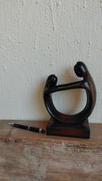 Stenen sculptuur van een omhelzing, Ophalen of Verzenden, Gebruikt