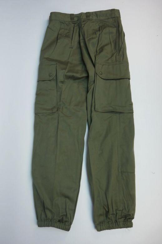 390 legerbroeken militaire broeken army trousers NOS, Zakelijke goederen, Partijgoederen en Retail | Partijgoederen, Textiel, Ophalen