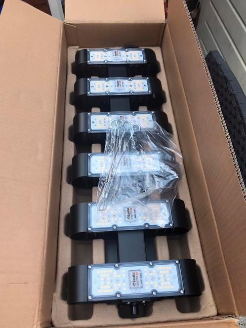 240 Watt Lucilu Shuttle 6 LED kweeklamp, Tuin en Terras, Kweekspullen, Nieuw, Kweeklamp, Ophalen