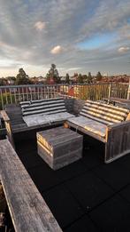 Houten hoekbank en hocker (tuinmeubel), Ophalen, Gebruikt, Bank, 6 zitplaatsen