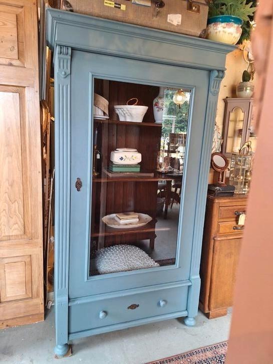 Brocante/ landelijke vitrine/servieskast, Huis en Inrichting, Kasten | Vitrinekasten, Zo goed als nieuw, 150 tot 200 cm, 50 tot 100 cm