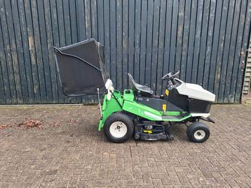 Zitmaaier Etesia Hydro 100 beschikbaar voor biedingen